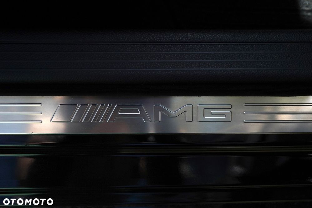 Mercedes-Benz Klasa C 63 AMG 7G-TRONIC SPORT EDITION - 32