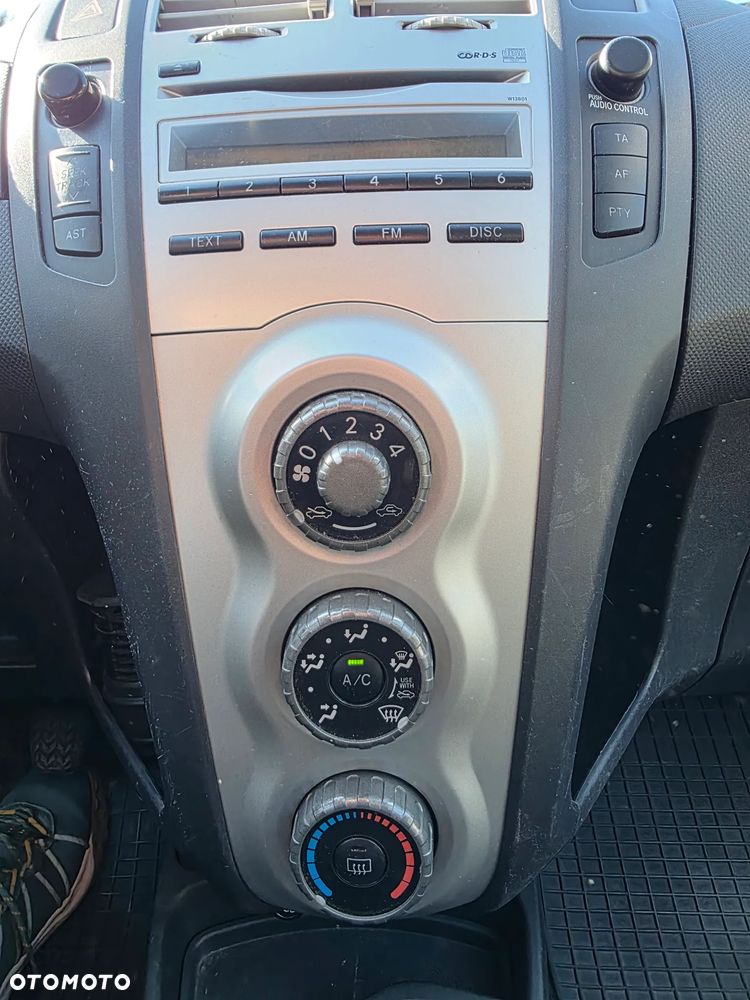 Toyota Yaris 1.0 Luna A/C - 21