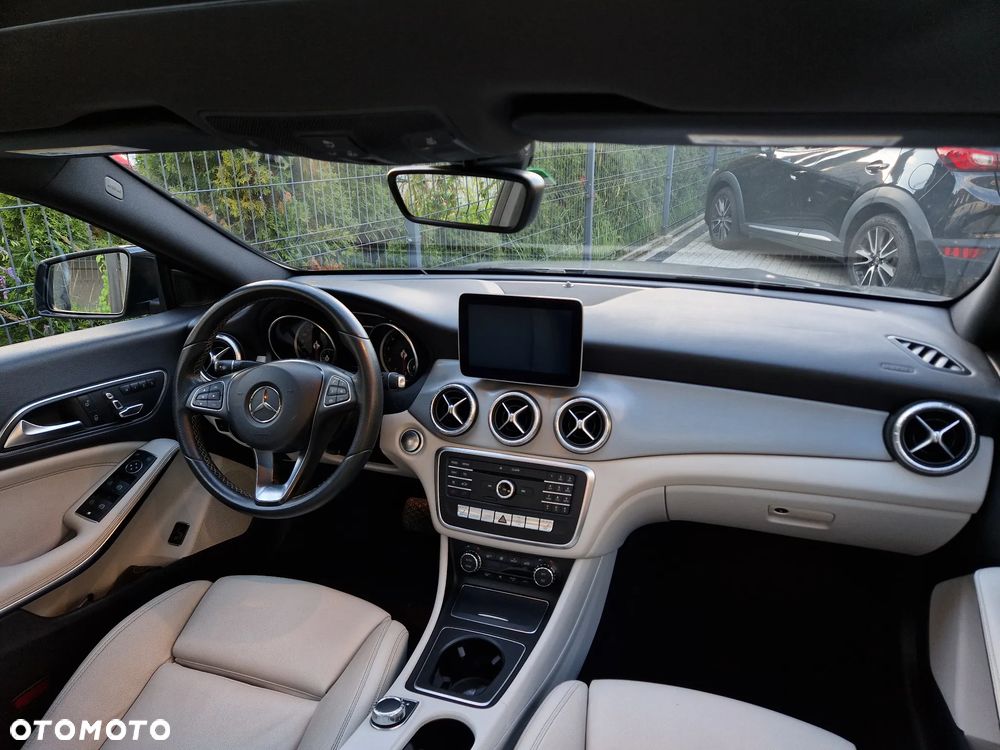 Mercedes-Benz CLA 250 7G-DCT AMG Line - 6