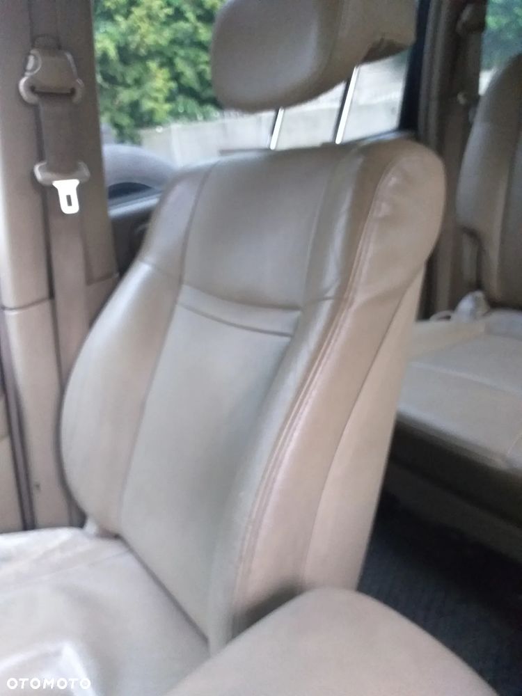 Auto na części - SSangyoung Rodius 165 diesel Silnik Skrzynia Drzwi Maska Klapa Błotnik Zderzak Lampa Szyba Klamka Lusterko Deska Kokpit - 10
