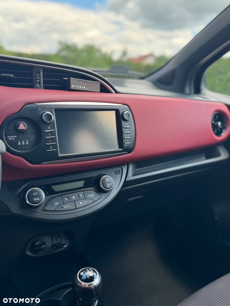 Toyota Yaris 1.5 Selection - 4