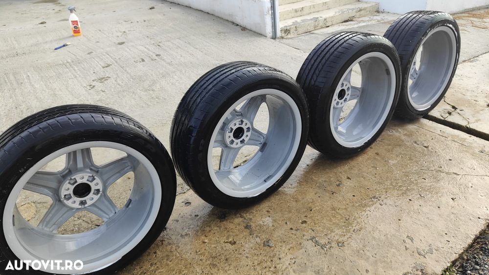 Mercedes-Benz GLA - 18