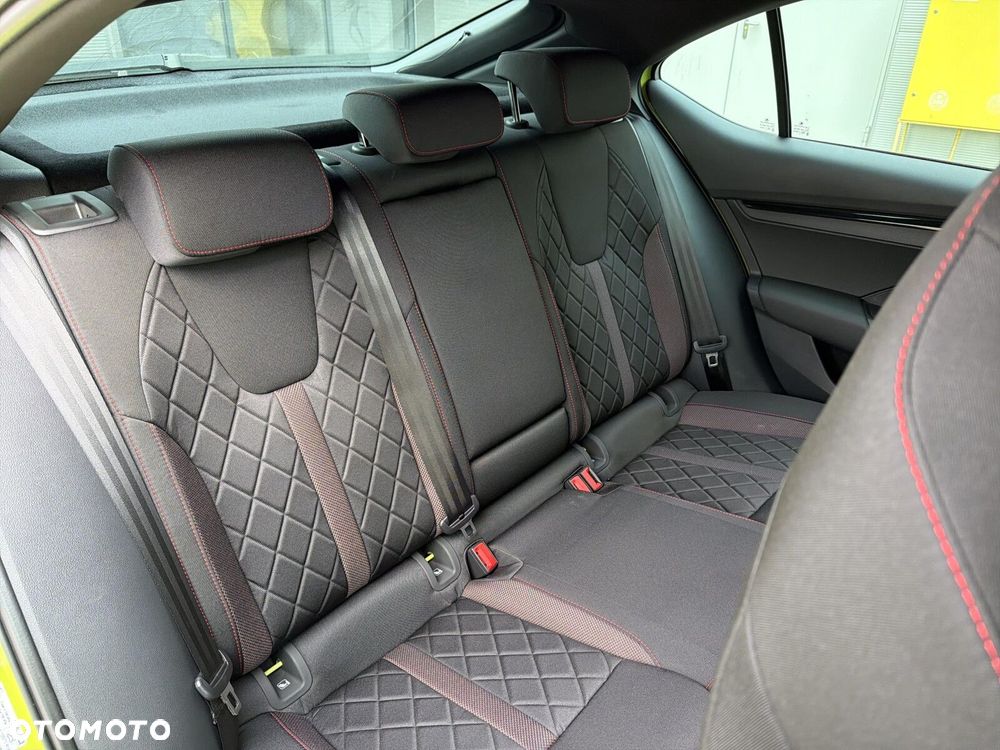 Skoda Octavia 2.0 TSI RS DSG - 20