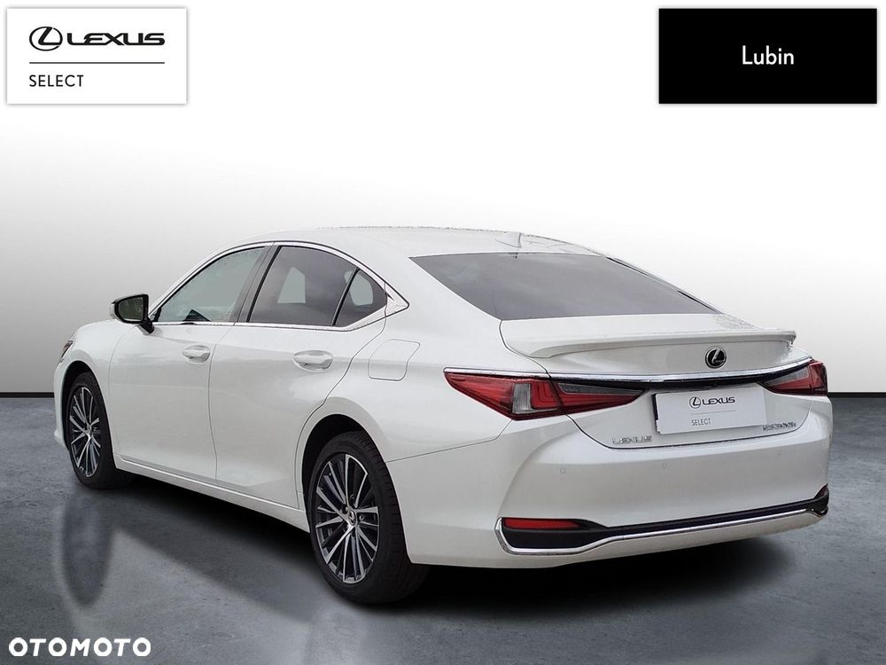 Lexus ES - 3