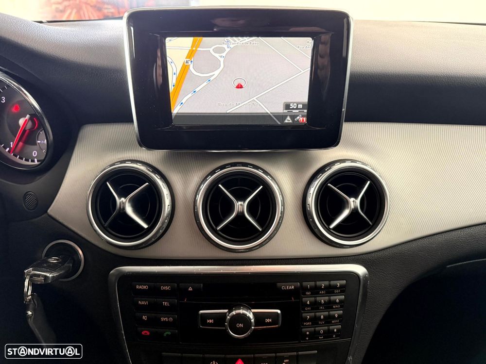 Mercedes-Benz GLA 200 CDi Urban Aut. - 18