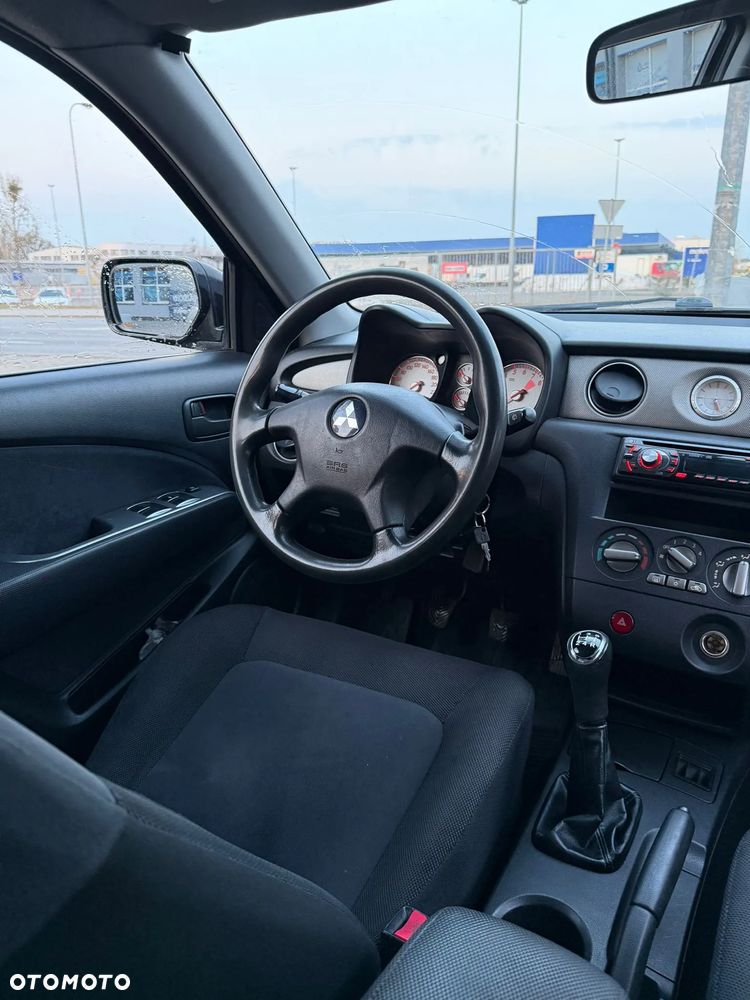 Mitsubishi Outlander 2.0 Comfort 4WD - 11