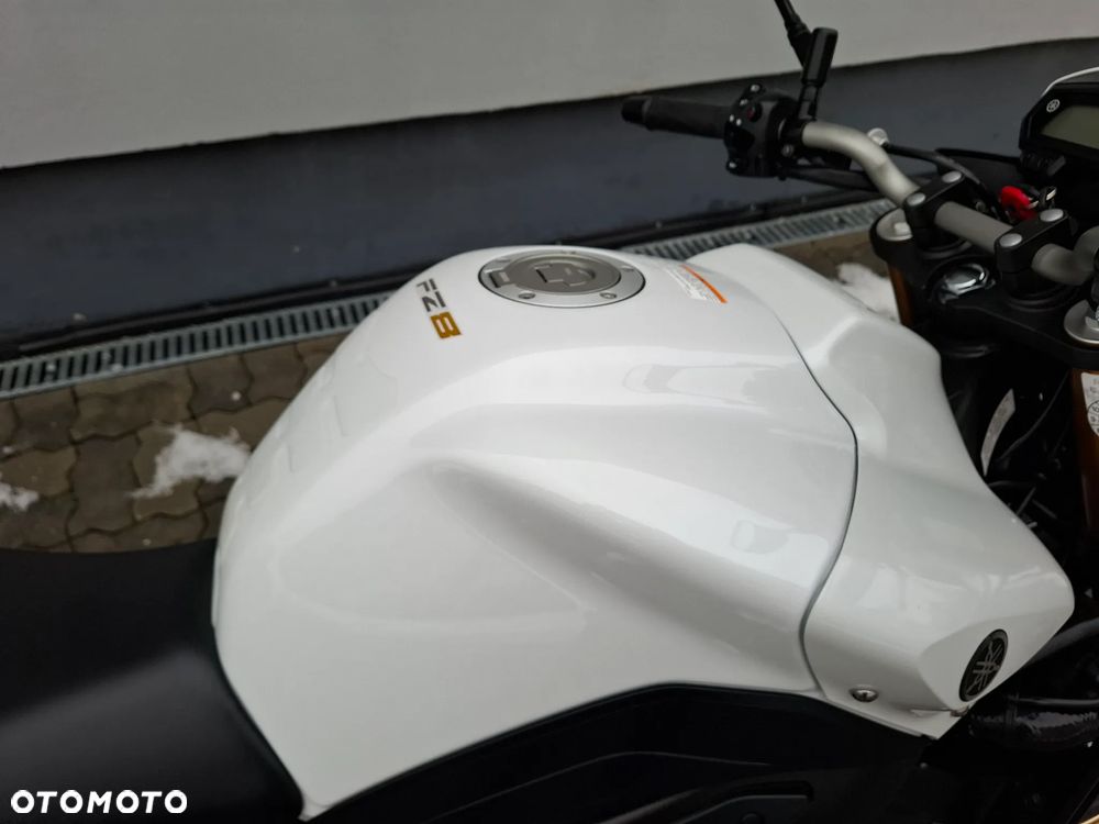 Yamaha FZ8 - 21