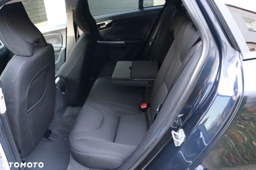 Volvo V60 D3 Drive-E Dynamic Edition (Momentum) - 10