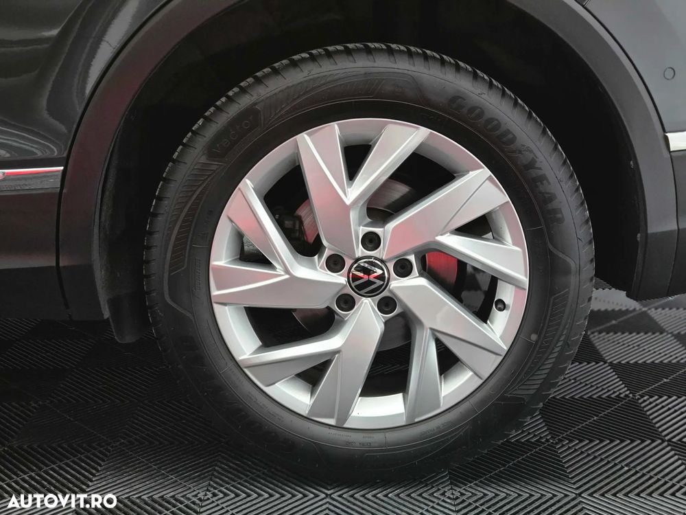 Volkswagen Tiguan 2.0 TDI SCR 4MOTION DSG Life - 37
