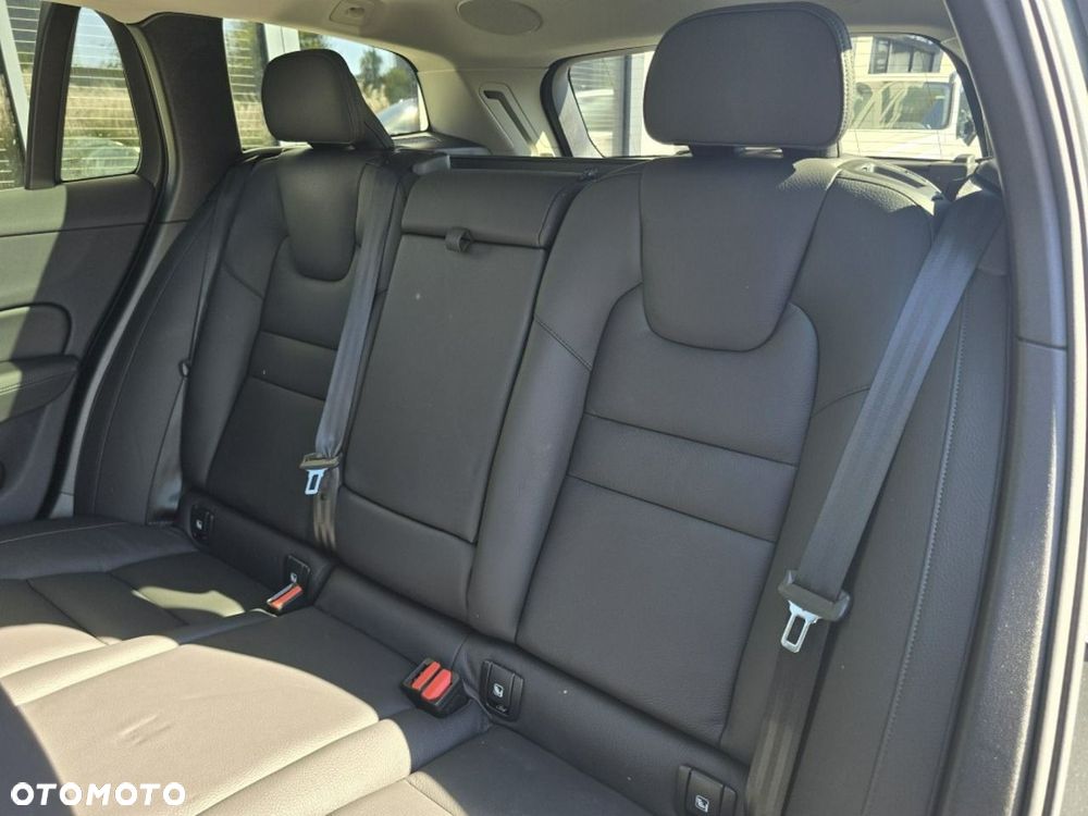 Volvo V60 B4 B Plus Dark - 9