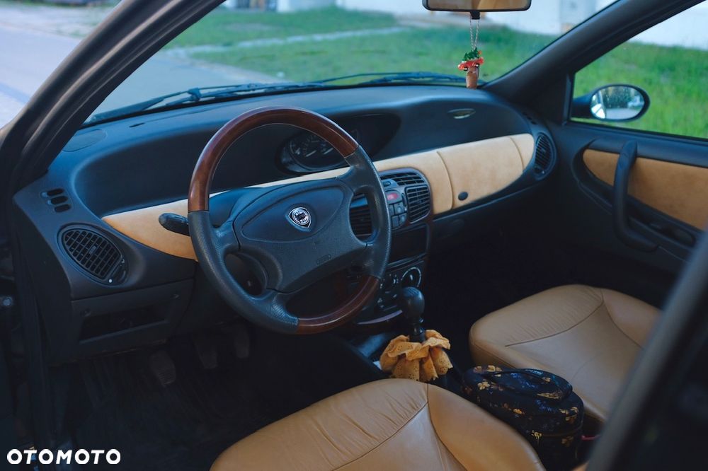 Lancia Ypsilon - 8