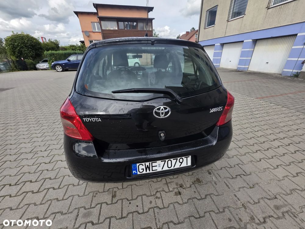 Toyota Yaris 1.3 Luna Premium - 8