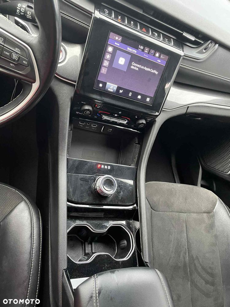 Jeep Grand Cherokee - 19