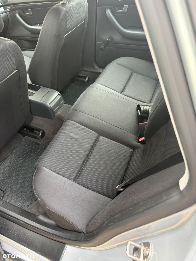 Audi A4 Limousine - 17