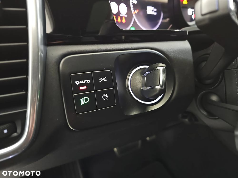 Porsche Cayenne Turbo - 16