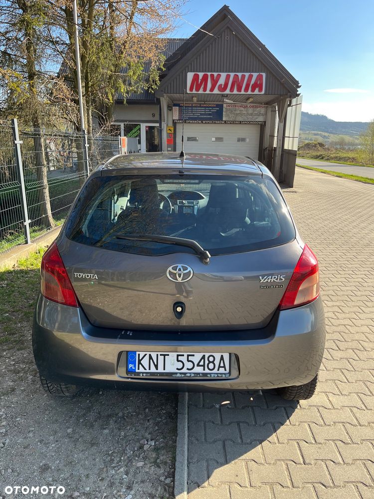 Toyota Yaris 1.3 - 11