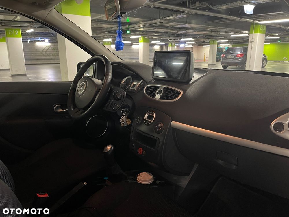Renault Clio - 7
