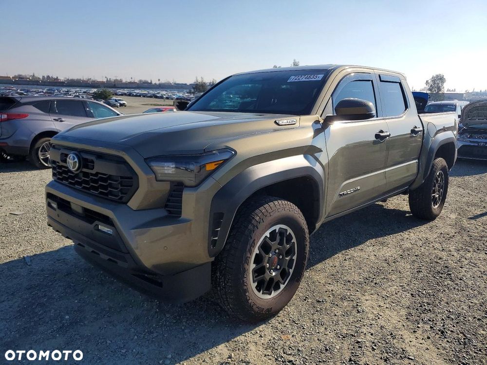Toyota Tacoma - 1