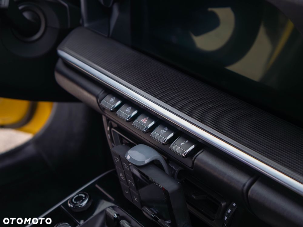 Porsche 911 Carrera 4S - 16