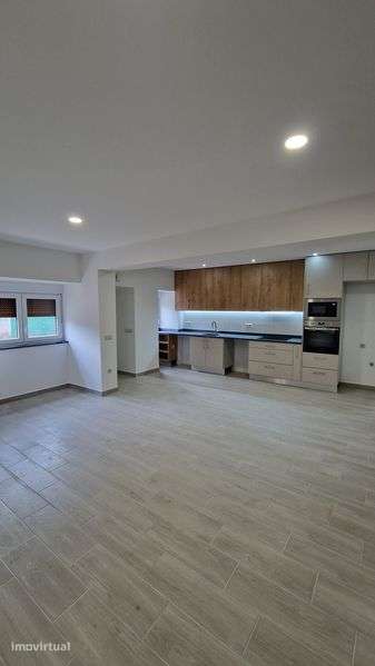Moradia T2+1 com Garagem — Trouxemil, Coimbra - Grande imagem: 3/11