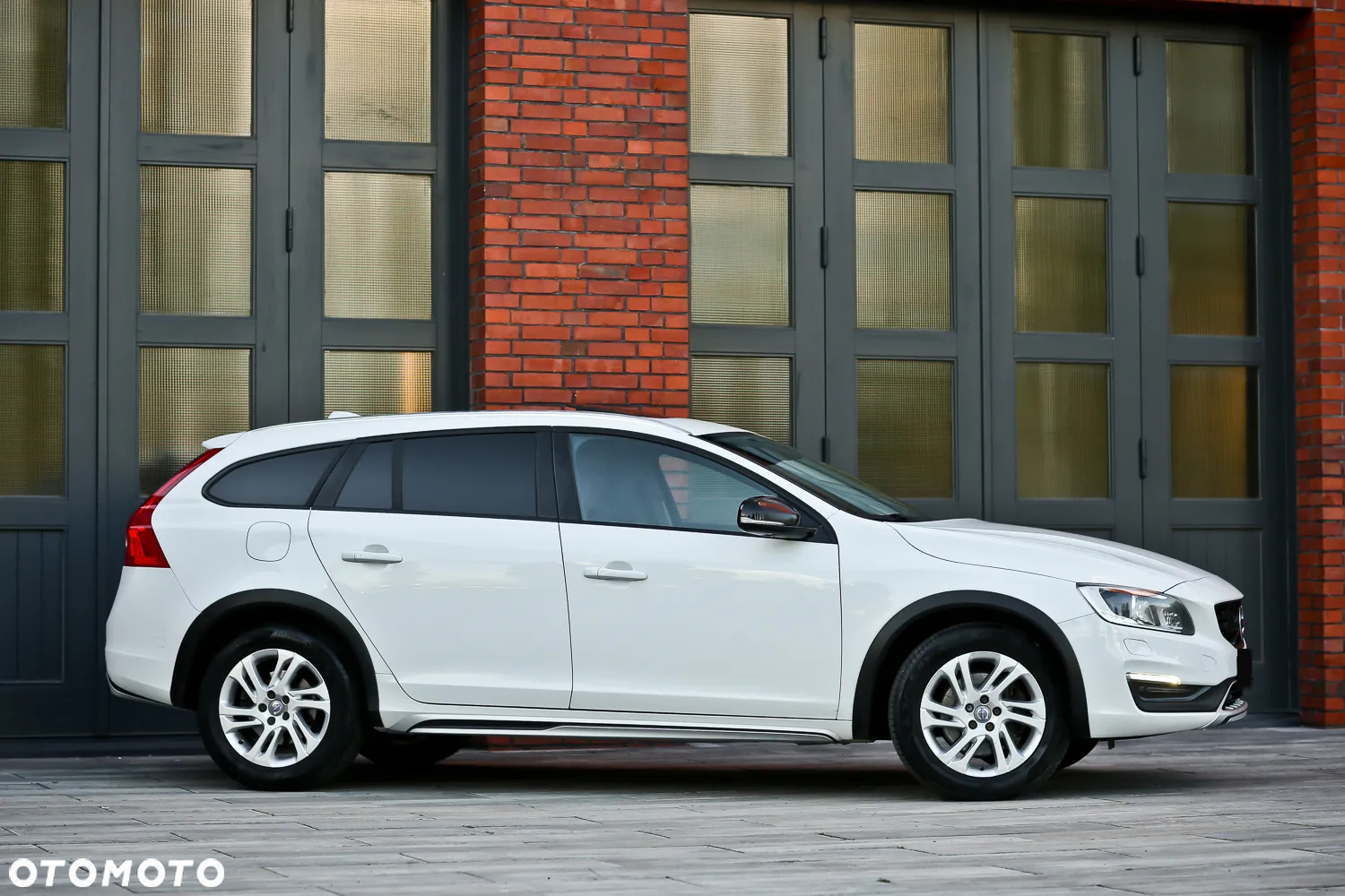 Volvo V60 Cross Country D4 Summum - 3