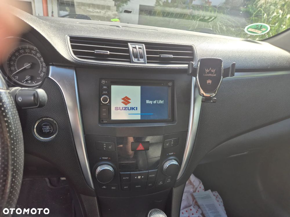 Suzuki Kizashi - 10
