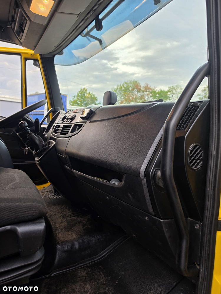 Iveco 120E 220 - 20