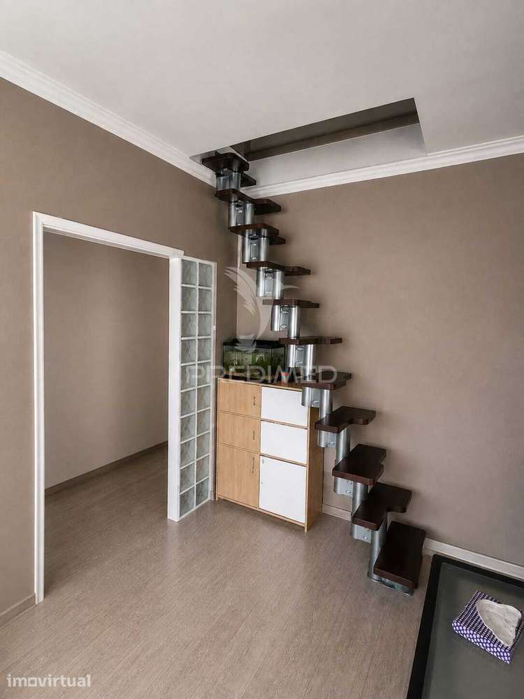 APARTAMENTO T2 COM SÓTÃO E GARAGEM BOX | SÃO JORGE - Grande imagem: 5/19