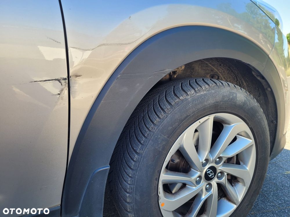 Hyundai Tucson 1.7 CRDI BlueDrive Comfort 2WD - 9