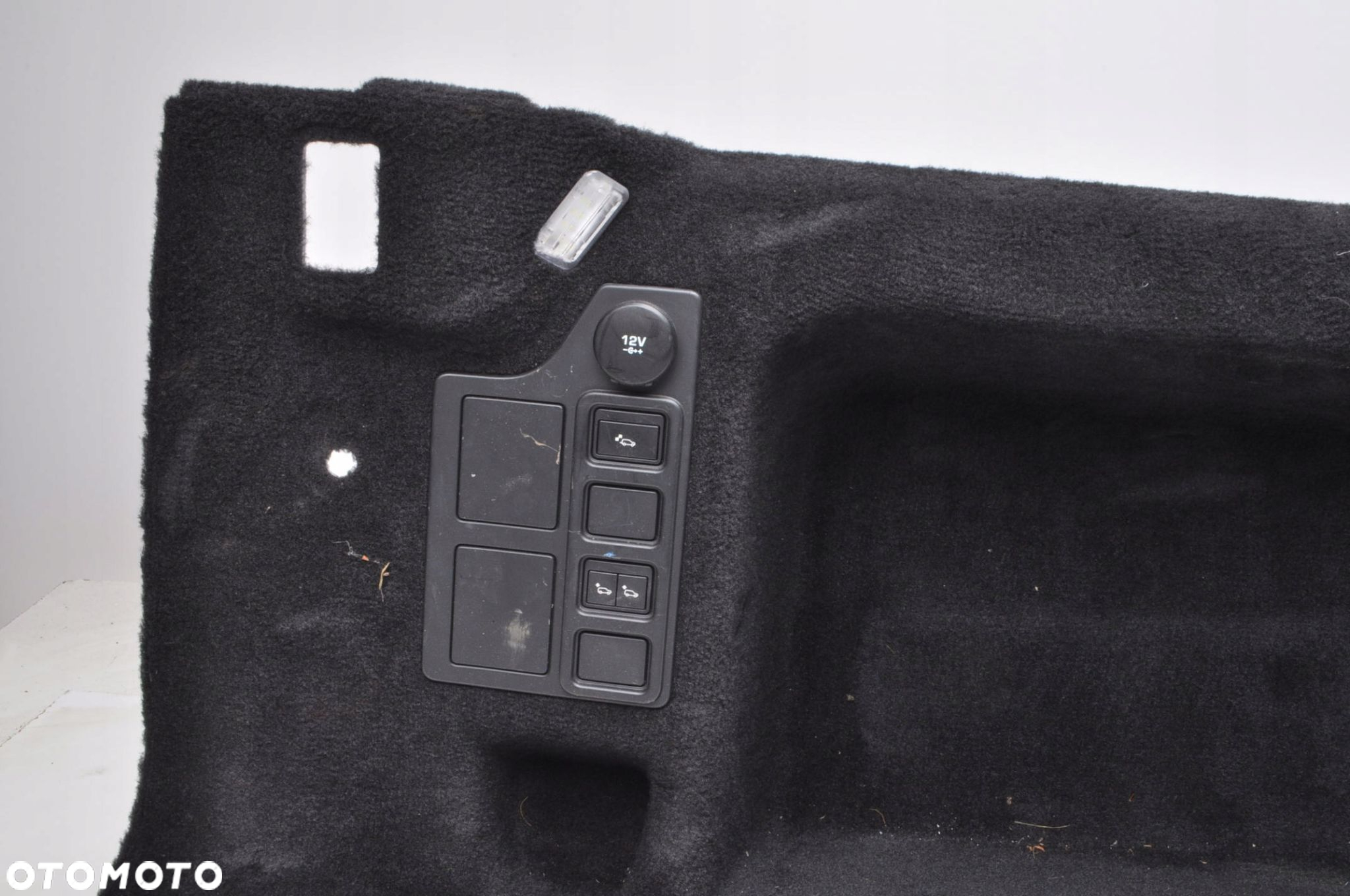 LAND ROVER DISCOVERY L462 BOCZEK BAGAŻNIKA TYLNY HY32-45431-AH - 6