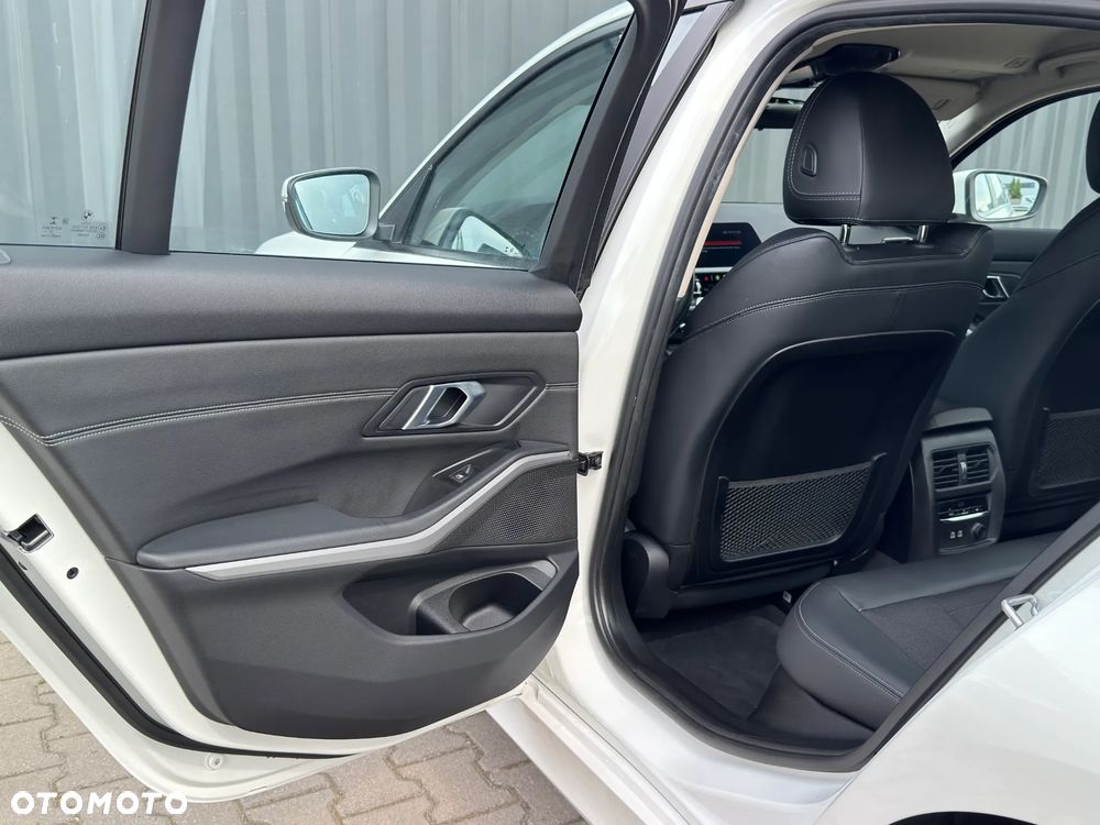 BMW Seria 3 320d xDrive - 20