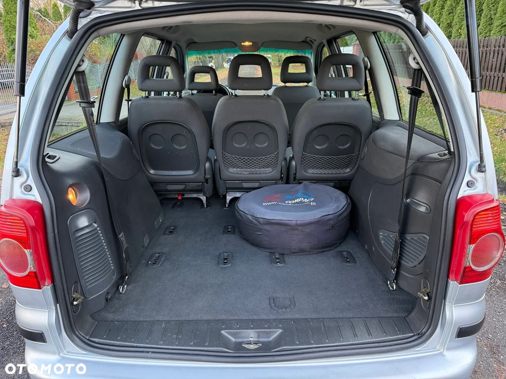 Volkswagen Sharan 2.0 Comfortline Family - 24