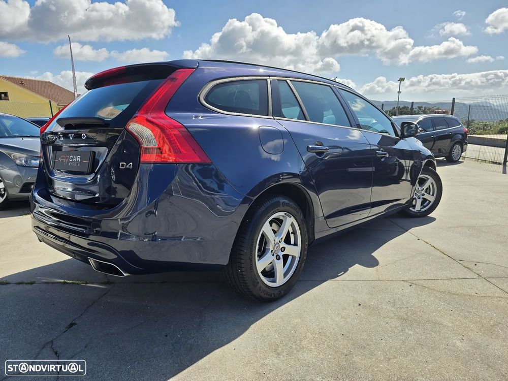 Volvo V60 2.0 D4 Kinetic - 18