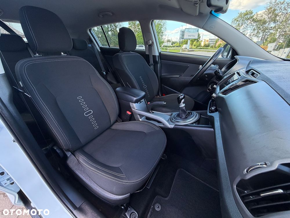 Kia Sportage 2.0 CRDI 184 4WD Fifa World Cup Edition - 33
