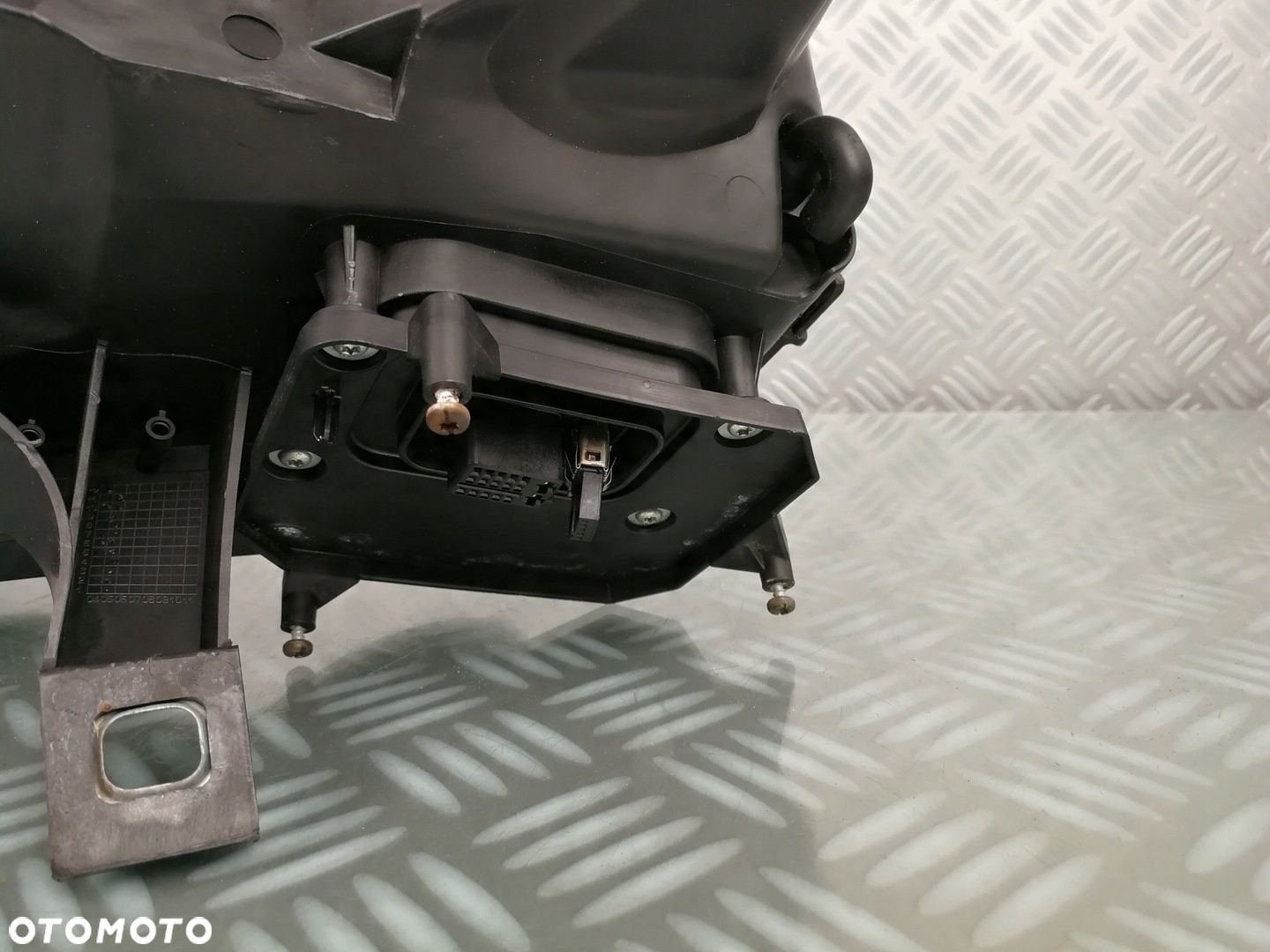 reflektor lampa prawy prawa przód przednia ALFA ROMEO 159 BRERA SPIDER EURO - 11