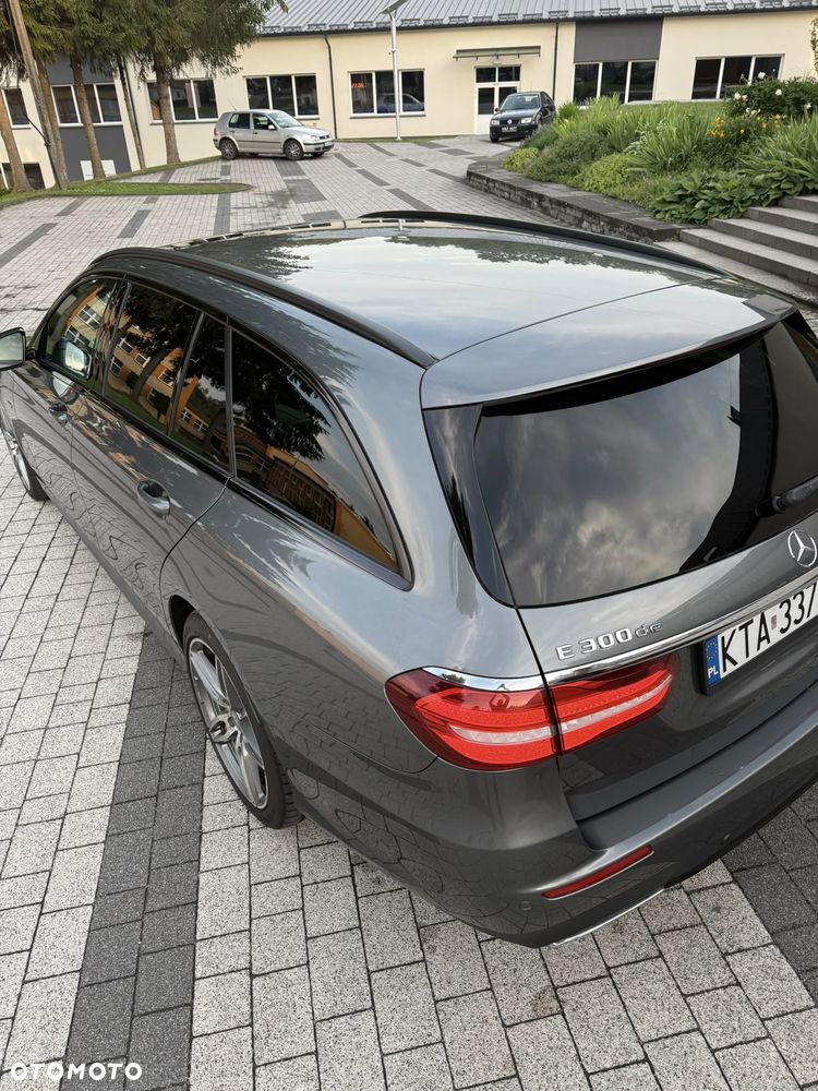 Mercedes-Benz Klasa E 300 de AMG - 10