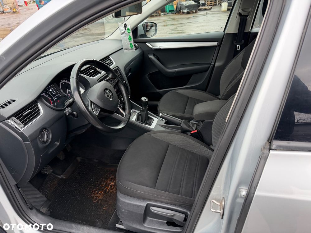 Skoda Octavia 1.6 TDI SCR Ambition - 11