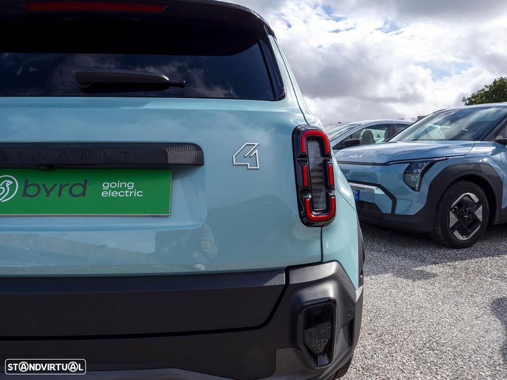 Renault 4 E-Tech 52 kWh Iconic Autonomia Conforto - 14