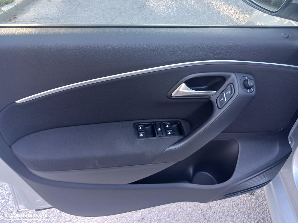 VW Polo 1.4 TDi BlueMotion - 32