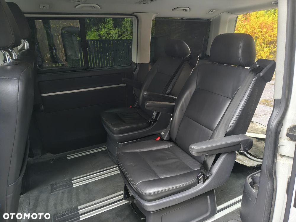 Volkswagen Multivan - 11