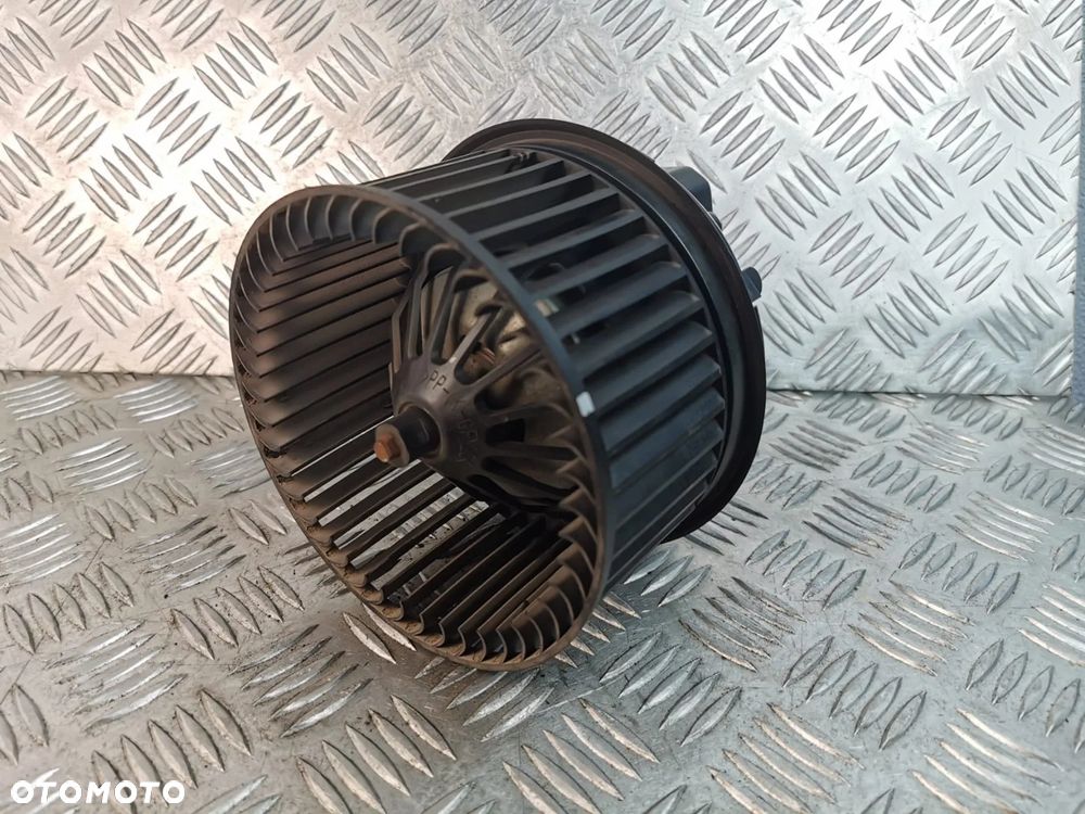 WENTYLATOR NAGRZEWNICY DMUCHAWA FORD C-MAX 3M5H18456CC - 1