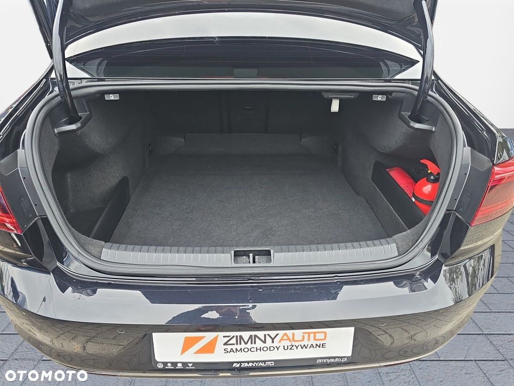 Volkswagen Passat - 29