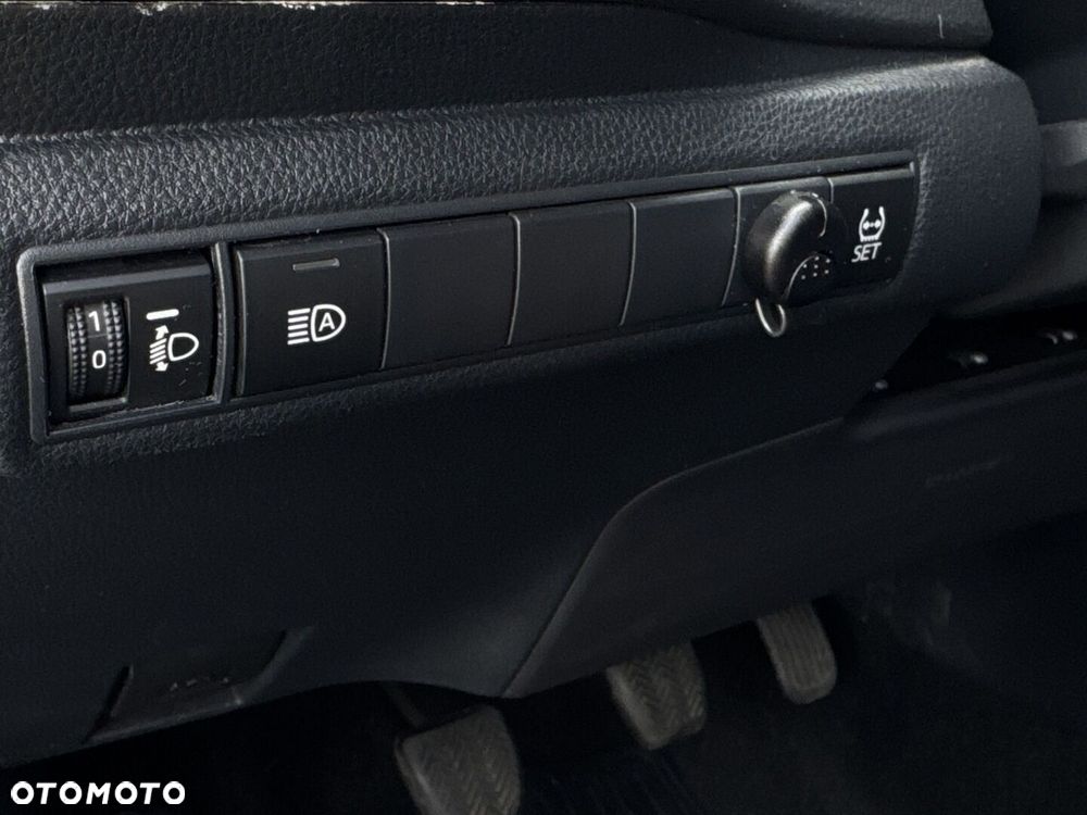 Toyota Corolla - 30