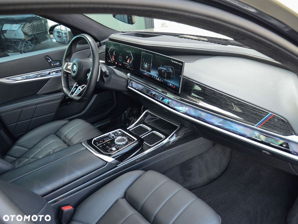 BMW Seria 7 - 33