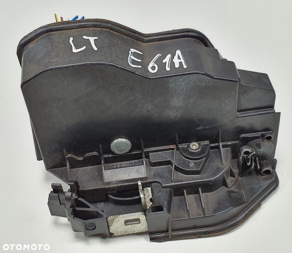 ZAMEK DRZWI LEWY TYŁ BMW 5 E61 - 2