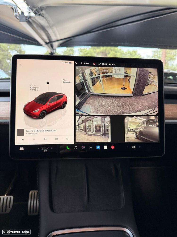 Tesla Model Y Performance Dual Motor AWD - 24