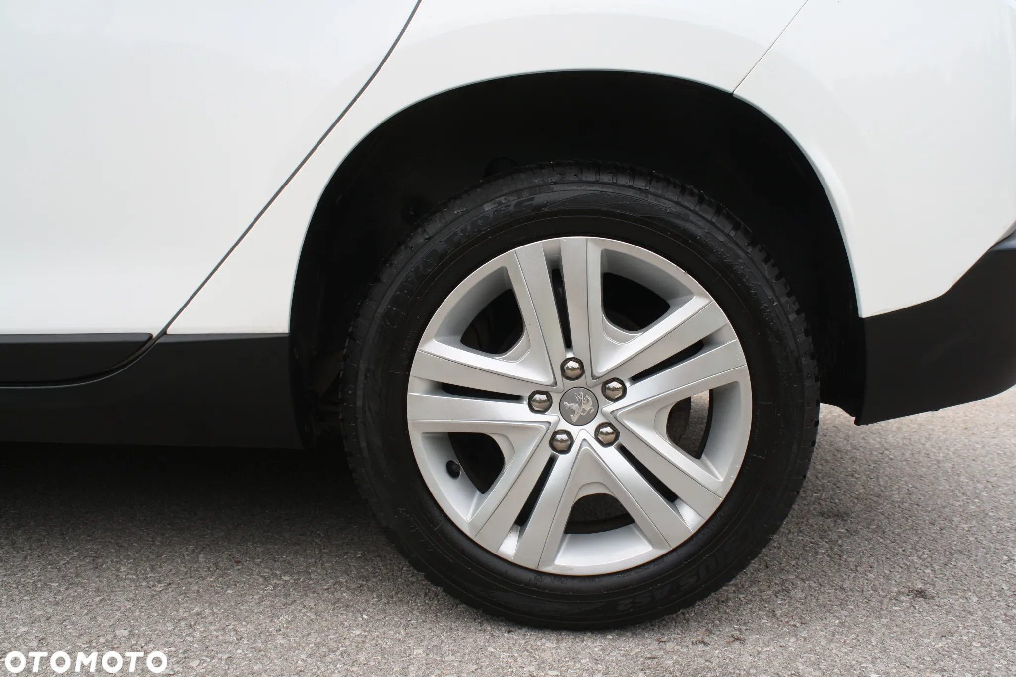 Peugeot 2008 1.2 Pure Tech Style S&S - 10