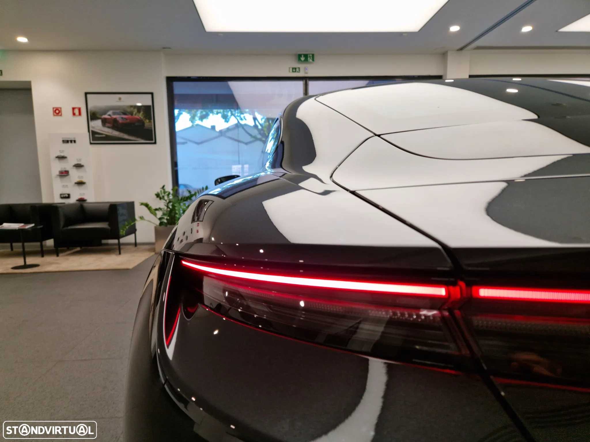 Porsche Taycan Standard - 4