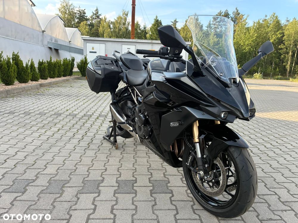 Suzuki GSX - 9