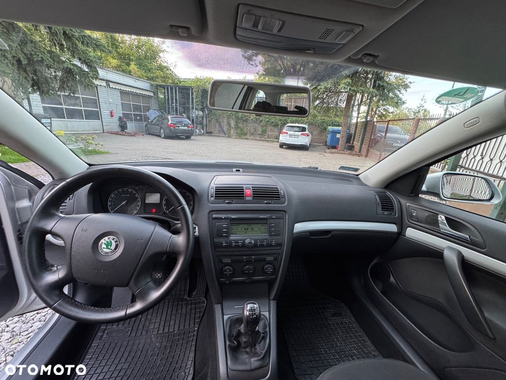 Skoda Octavia 1.6 Ambiente EU5 - 28